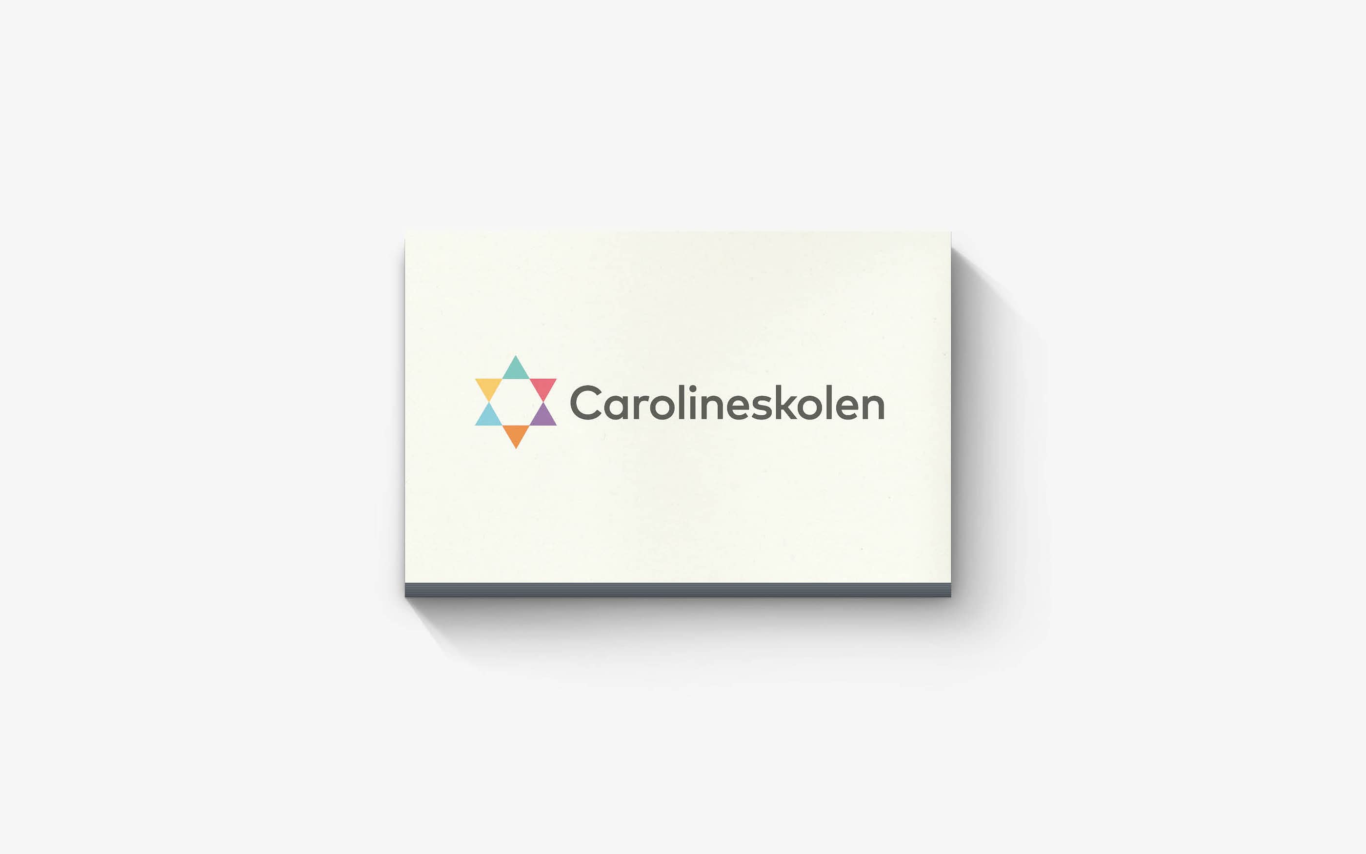 Logodesign for Carolineskolen som del af arbejdet med designmanual